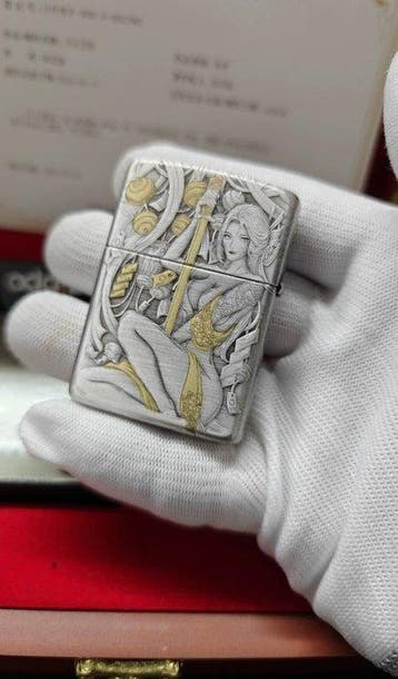 Zippo - Goddess with Sword & Eagle Queen Solid Silver, Nieuw
