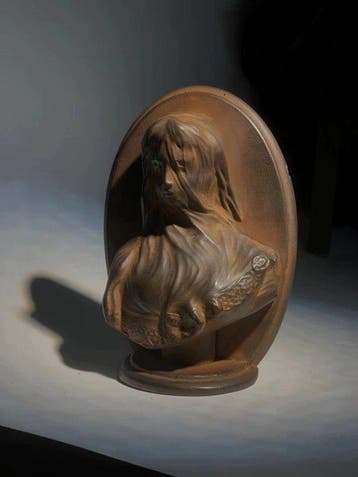 Beeldje - Veiled Lady Relief Bust Sculpture, Oval Plaque