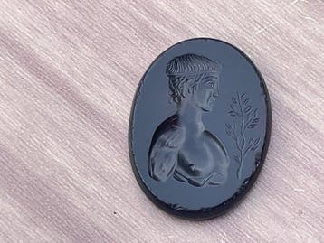 steen Intaglio, Verzamelen