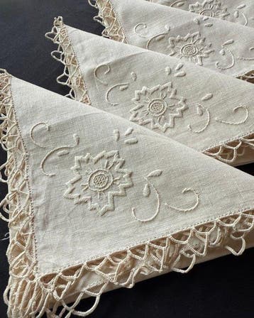 Servet (12) - 42 cm - 42 cm - Handgemaakte naaldkant