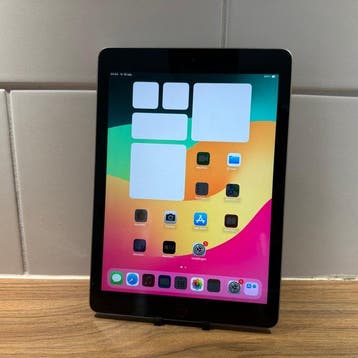 Apple iPad (6th Generation) 32GB Wifi - Mobiele telefoon, Nieuw