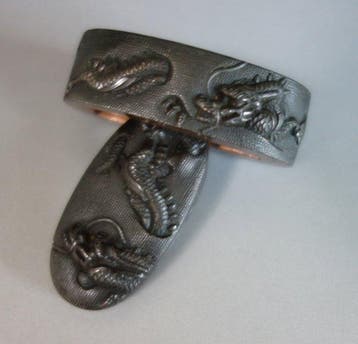 Fuchi - IJzer (gegoten/gesmeed) - diving Dragon - Japan -