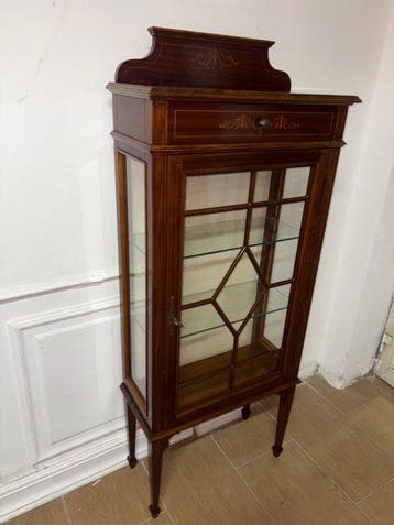 Vitrinekast - Hout, Glas, Messing, Huis en Inrichting, Nieuw