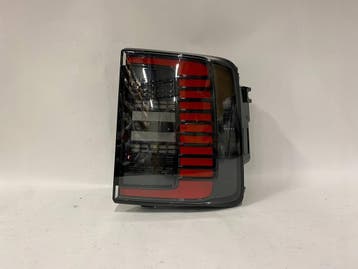 Volvo ES90 25- rechter LED achterlicht, Verzenden, Gebruikt