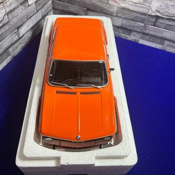 KK-scale 1:12 - Modelauto - KK-Scale 1:12 BMW 1602 1970