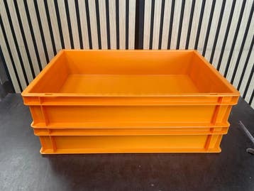 Veiling - 2 Oranje Kunststof Magazijnbakken – Stapelbaar, Nieuw