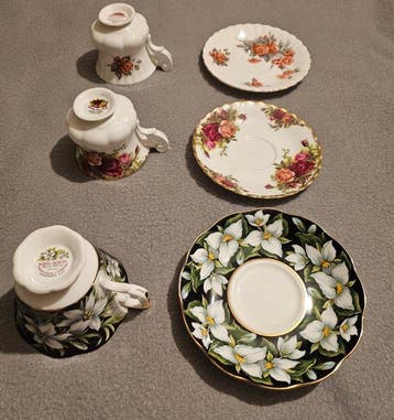 Royal Albert - Tasse et soucoupe (6) - Porcelaine - 3 tasses