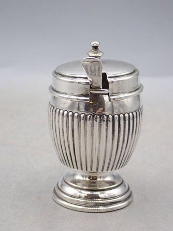 Pot - Zilver - Condimentenpot met lepel, Antiek en Kunst