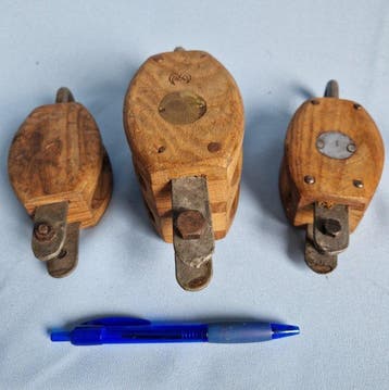 Katrollen / blokken, Ship’s pulley (3) - Hout, IJzer