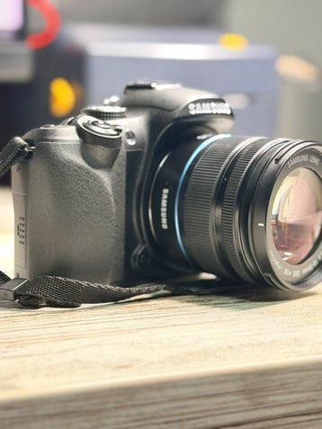 Samsung NX11 14.6MP Mirrorless Camera + 18-55mm OIS