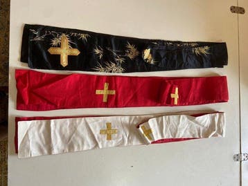 Stoles sacerdotales catholiques en soie et tissus brodés,