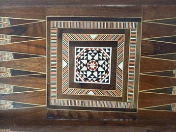 Schaakspel - Magnifique jeu de Backgamon en micro-mosaiques, Antiek en Kunst