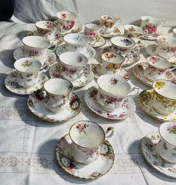 Royal Albert - Service à thé et café (66) - Porcelaine, Antiek en Kunst
