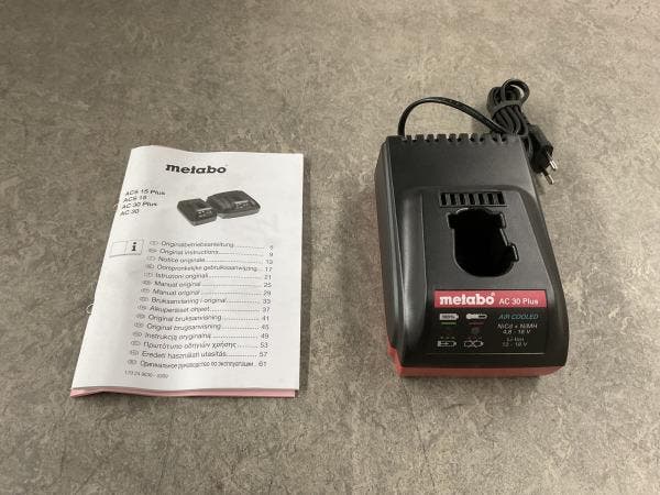 Veiling - Metabo AC 30 Plus acculader, Doe-het-zelf en Bouw, Gereedschap | Overige machines