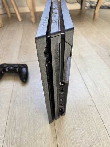 Sony - Playstation 4 (PS4) - Complete PlayStation 4 Pro