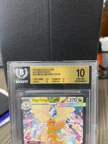 Pokémon - 1 Graded card - Dragonite - Beckett 10 - Mega, Hobby en Vrije tijd, Nieuw
