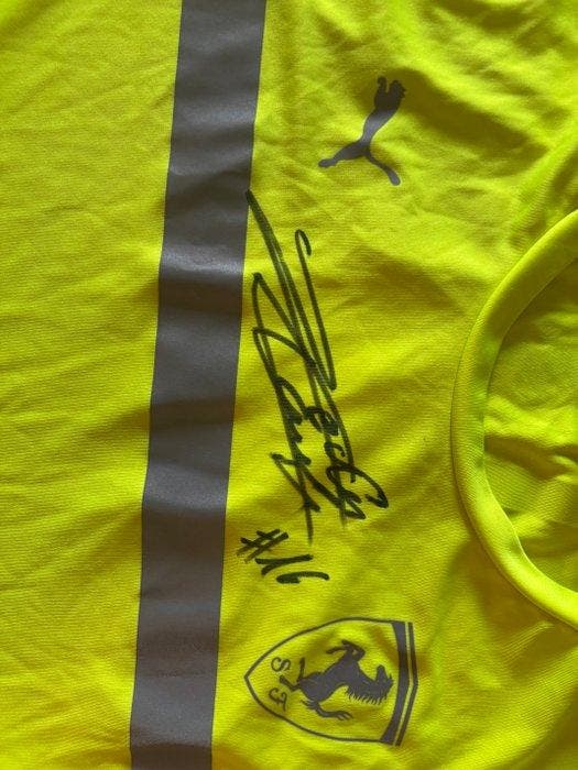 Scuderia Ferrari - Formula 1 - T-shirt, Verzamelen, Automerken, Motoren en Formule 1