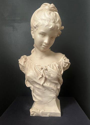 Sculpture, Buste van een jeugdig meisje - 42 cm - Marbre