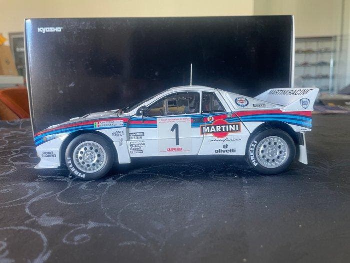 Kyosho 1:18 - Modelauto - Lancia Rally 037 Martini, Hobby en Vrije tijd, Modelauto's | 1:5 tot 1:12