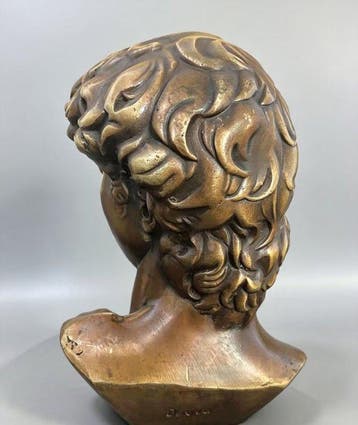 Laiton, Réproduction du buste de David de Michel-Ange