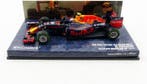 Minichamps 1:43 - Voiture miniature - Red Bull Racing Tag, Nieuw