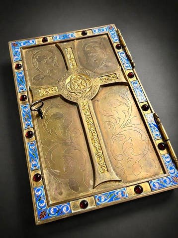 Porte de tabernacle néo-gothique en laiton et émaux, Antiquités & Art