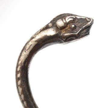 Oud-Grieks Zilver Armband met zoomorfe eindstukken