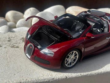 Minichamps 1:18 - Voiture de sport miniature - Bugatti