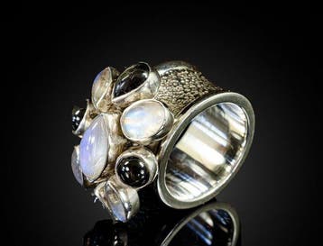 Cabochons en pierre de lune arc-en-ciel et diopside étoilé
