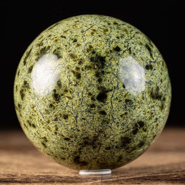 Een verzamelaarssfeer Rare Sphere - Serpentinite en, Verzamelen, Mineralen en Fossielen