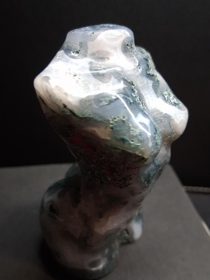 Natural Agate - Handharved Torso - 8 cm high - moss agate la, Handtassen en Accessoires, Overige Accessoires, Nieuw, Verzenden