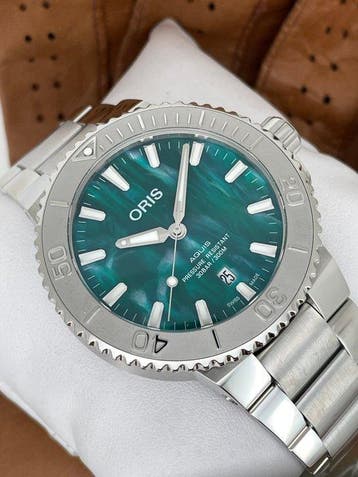 Oris - Aquis Date X Bracenet Automatic - 01 733 7730 4137-07
