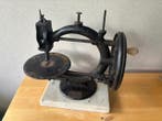 Naaimachine - Gietijzer - 1868 Little Wanzer