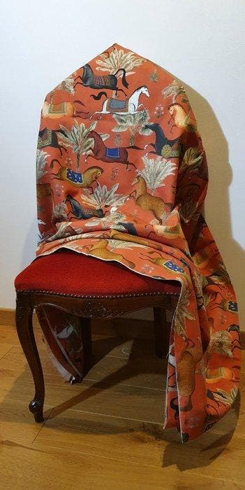 Weefstof Chevalier Exclusieve paarden in galop - 300x280, Antiek en Kunst, Antiek | Tapijten, Tafelkleden en Textiel