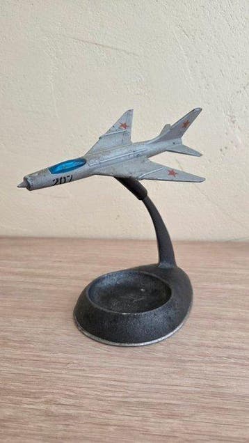 Vintage USSR airplane ashtray, desk shelf model plane,, Verzamelen, Nieuw