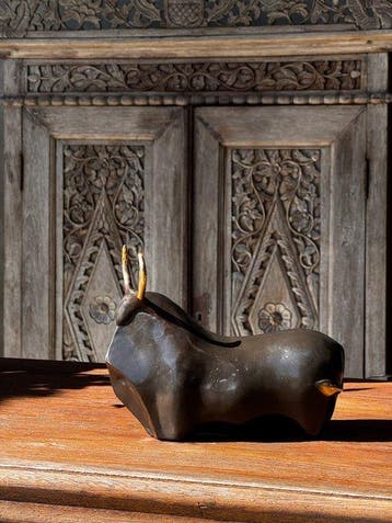 Beeld, No Reserve Price - Abstract Buffalo, Bronze with
