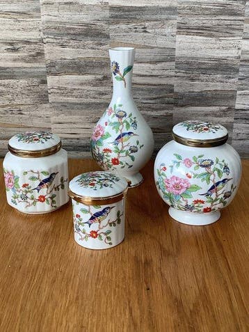 Collection thématique - Jarres en porcelaine et vase -