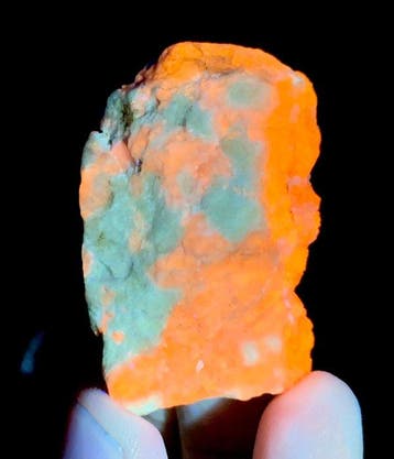Rijke fluorescerende paarse hackmaniet-specimenenpartij