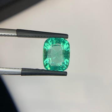 1 pcs Vert Émeraude - 3.14 ct - International Gemological, Bijoux, Sacs & Beauté, Pierres précieuses
