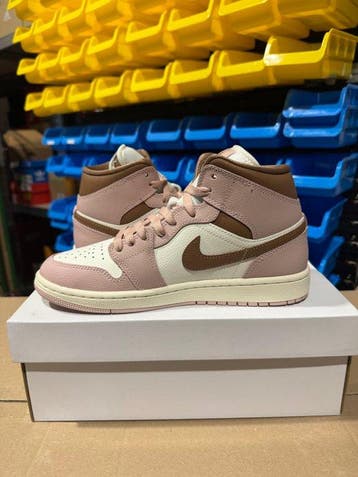 Nike - WMNS Air Jordan 1 Mid - Sneakers - Taille : EU 40 -