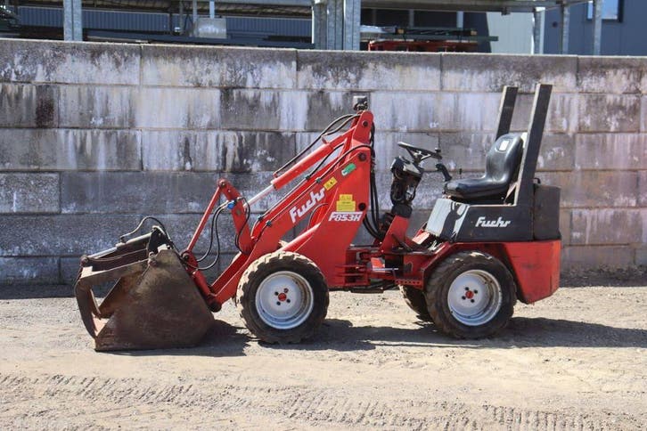 Veiling: Kniklader Fuchs F853H Diesel 2005, Articles professionnels, Machines & Construction | Grues & Excavatrices, Enlèvement