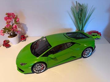 Pocher 1:8 - Modelauto - Lamborghini Huracan, Hobby en Vrije tijd, Modelauto's | 1:5 tot 1:12, Nieuw