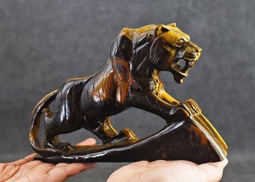 Beeld, Handcrafted Collectors Sculpture Genuine Tiger Eye