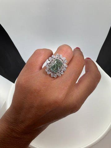 Ring - 14 karaat Witgoud - 5.05ct. tw. Groen Diamant (Fancy, Nieuw