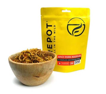 Spicy Varkensvlees met Noedels - 510 kcal - Firepot, Diversen, Verzenden