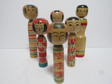 Kokeshi vintage traditionnel de l’époque Showa, années 1950.