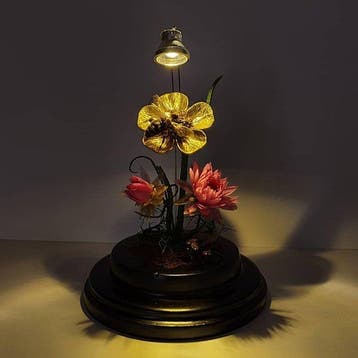 18ct Gold Honeybee Diorama under glass dome - with Gold, Verzamelen, Nieuw