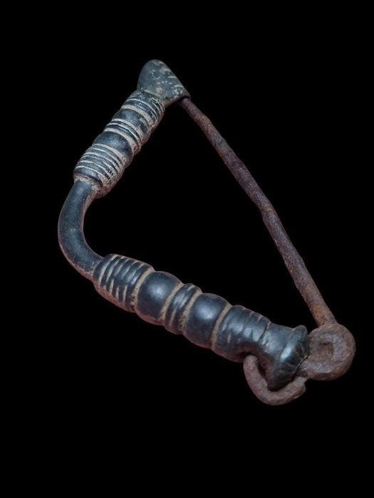 IJzertijd Brons Extreem Rare Big & Heavy Bow Brooch, Antiek en Kunst, Antiek | Overige Antiek