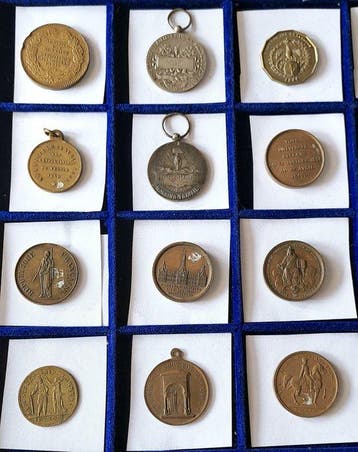 Frankrijk. Collezione di 12 medagliette francesi del XIX