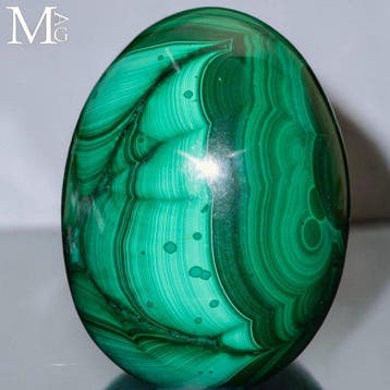 Groene malachiet met hypnotiserende concentrische